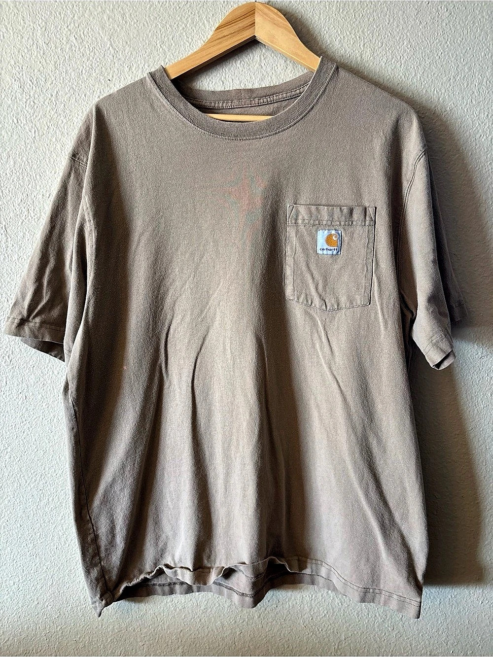 Carhartt Men's L Brown Pocket T-Shirt 100% Cotton Workwear Logo Distressed